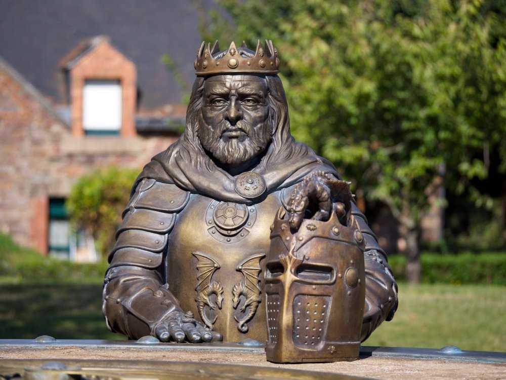 Statue du Roi Arthur - Photo Philippe Boussin